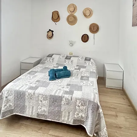 Lovely 1 Bed In Castle Harbour C108 로스크리스티아노스